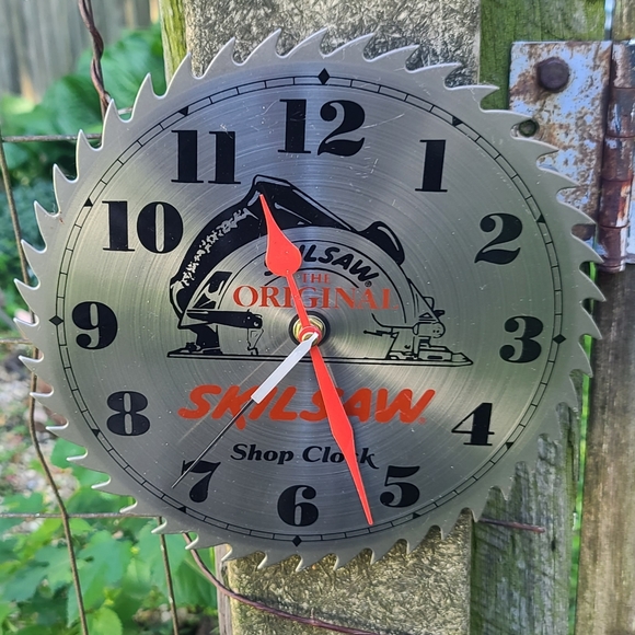 Vintage Skilsaw Steel Saw Shop Clock Art - Picture 1 of 2